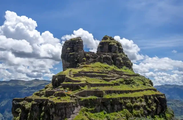 ancient-inca-ruins-waqrapukara-andean-mountains-peru (8)
