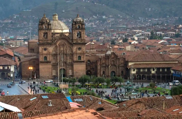 church-de-la-compania-de-jesus-plaza-de-armas-cuzco-peru