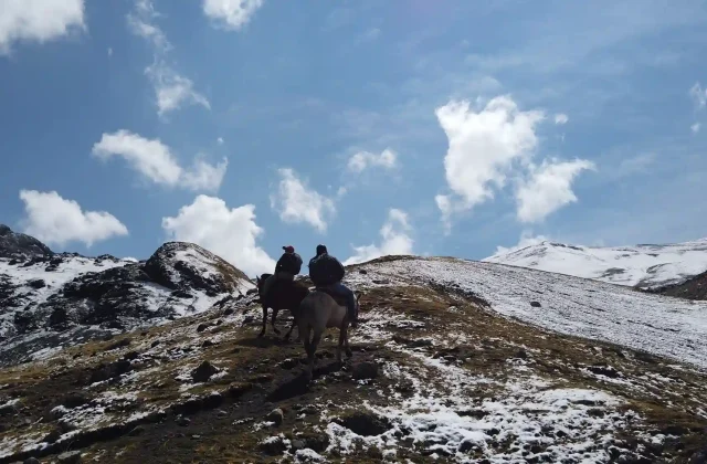 hike-nevado-del-ausangate-cusco-peru (4)