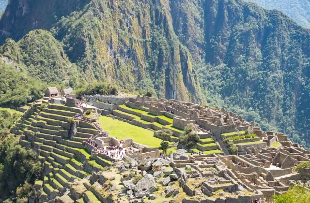 machu-picchu-mountain-ridge-view-from