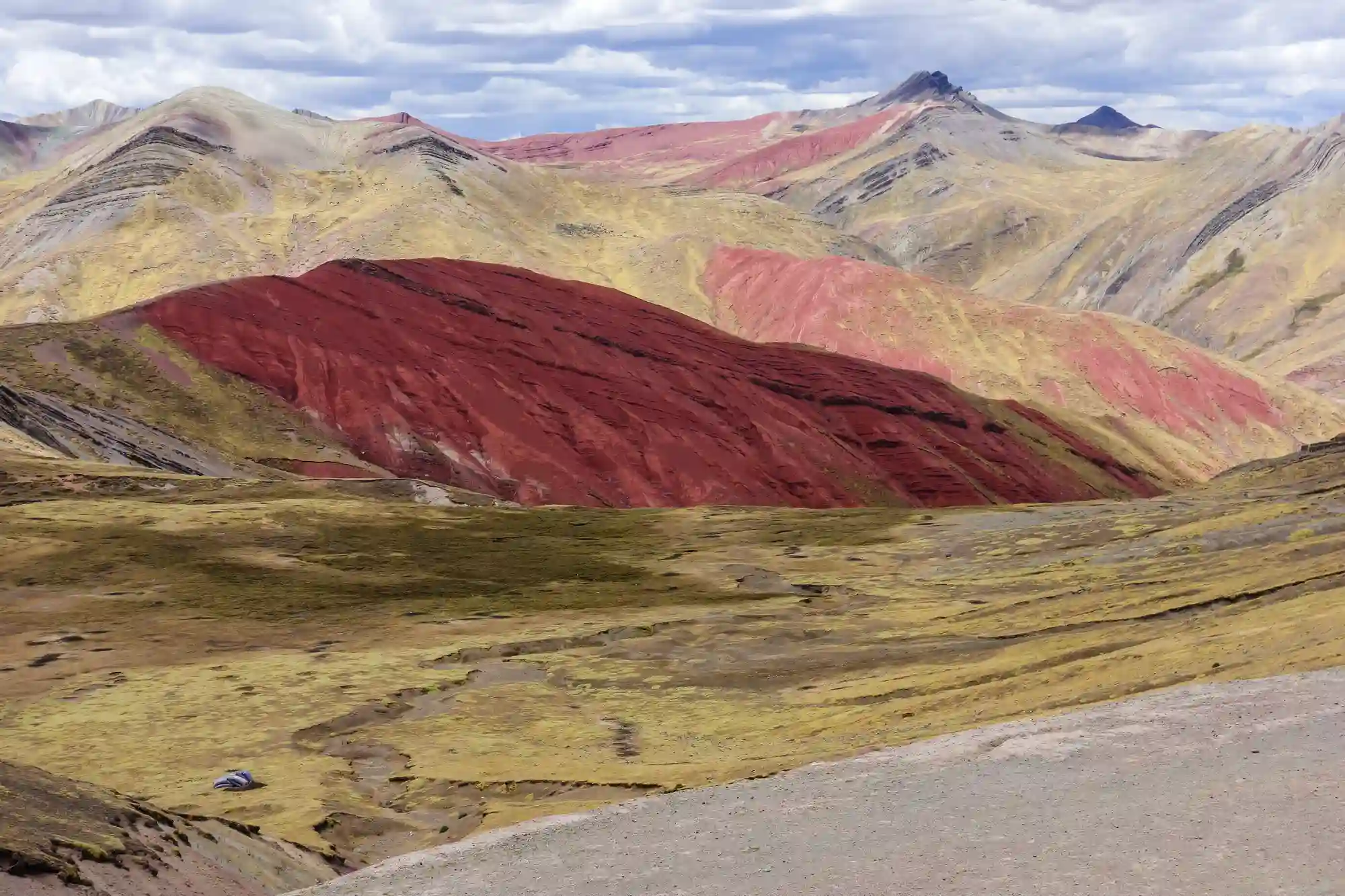 palcoyo-rainbow-mountains-cusco-peru-colorful-landscape-andes