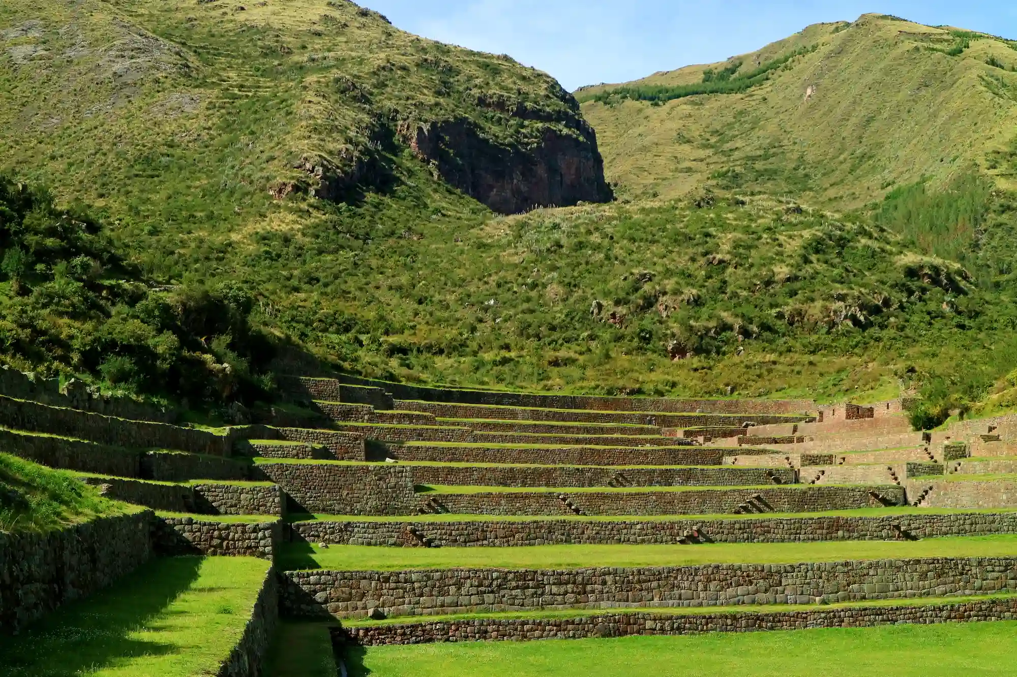 tipon-stunning-inca-ruins-agricultural-terraces-located-sacred-valley-cusco-region-peru